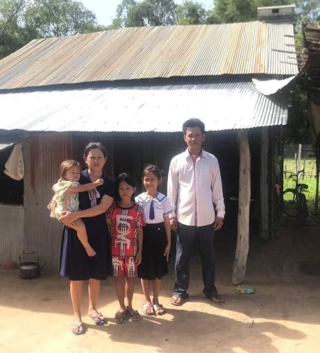 Mme-Yim-Nary-et-sa-famille